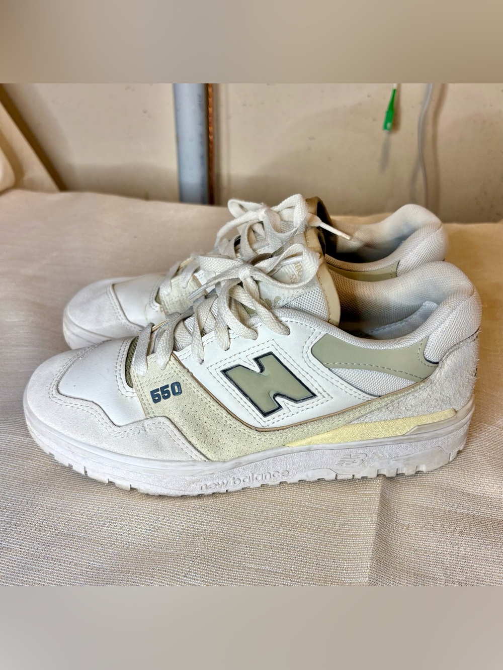 Women’s 550 New Balance Sneakers Size 8.5